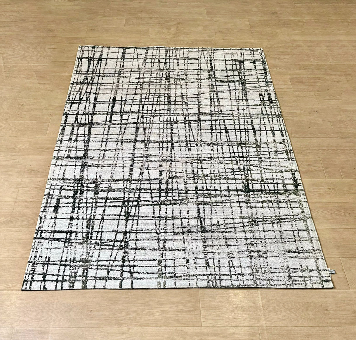 Karpet Abstrak (BK-A-0016) - Black,White